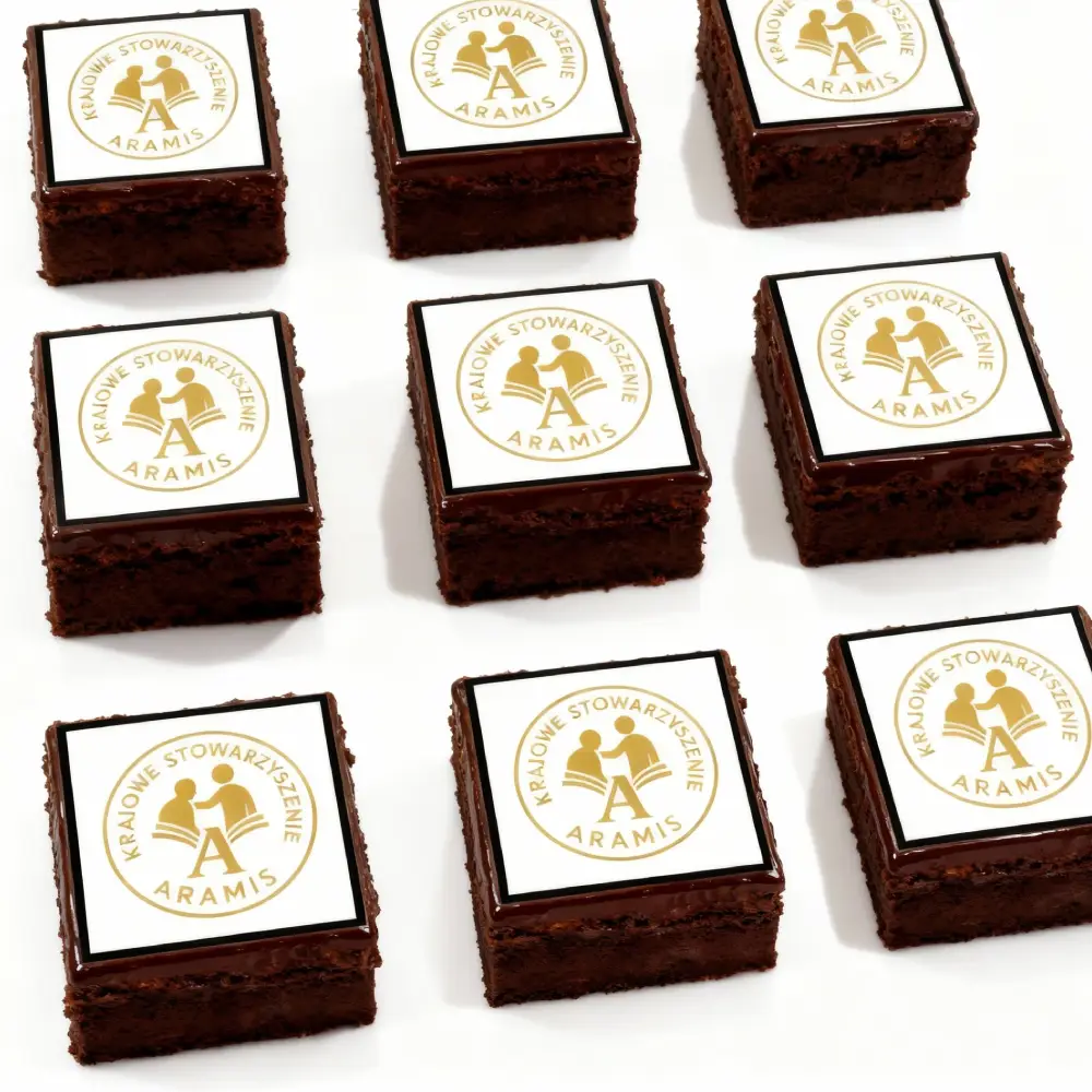Brownie z logotypem stowarzyszenie Aramis - Pracownia Cukiernicza Torty Złote Iwona Pasternak