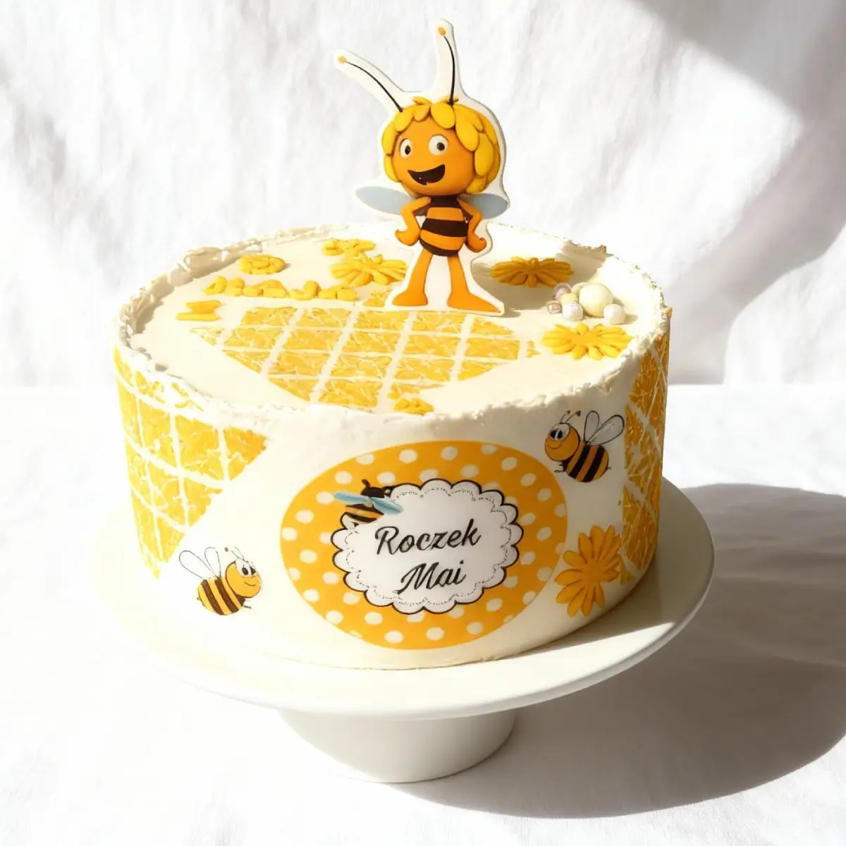 Tort z motywem Pszczółki Mai na roczek – ręczne wykonanie w Torty Złote, Iwona Pasternak Karaś (Gryfice)